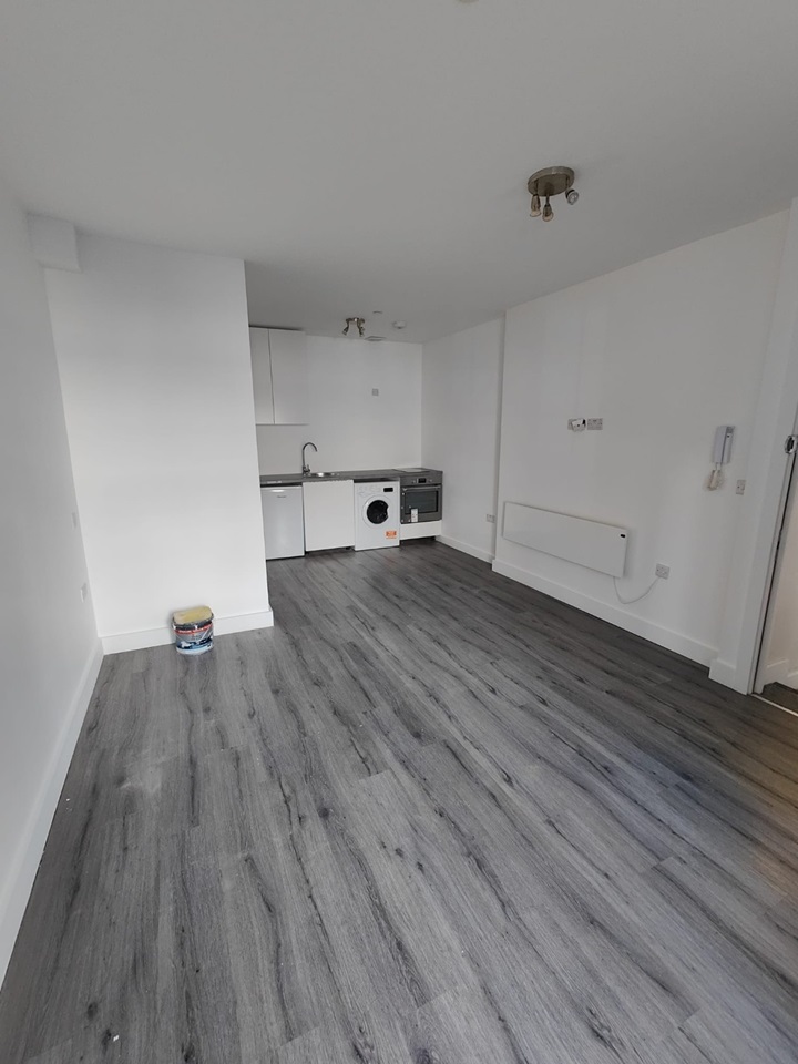 London Studio Flat, Lichfield Grove, N3 To Rent Now for £1,150.00 p/m