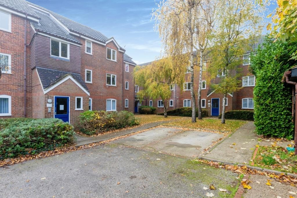 Letchworth Garden City 2 Bed Flat, Haysman Close, SG6 To Rent Now