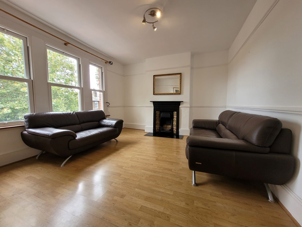 London 2 Bed Flat, Hanwell, W7 To Rent Now for £1,800.00 p/m