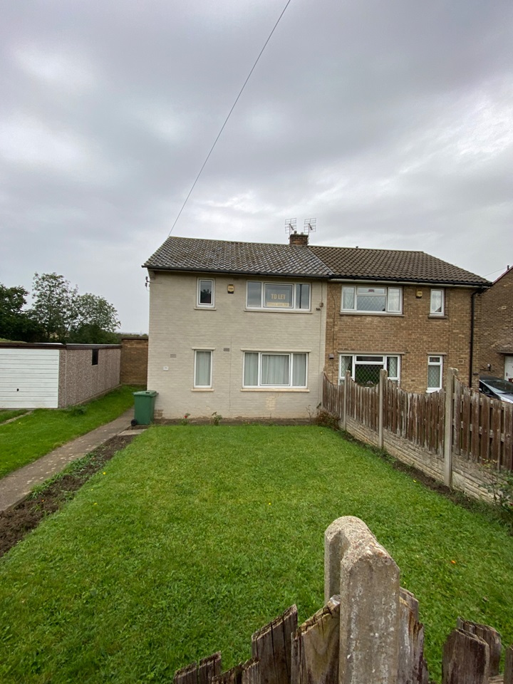 Killamarsh, Sheffield 2 Bed SemiDetached House, Rotherwood Road, S21