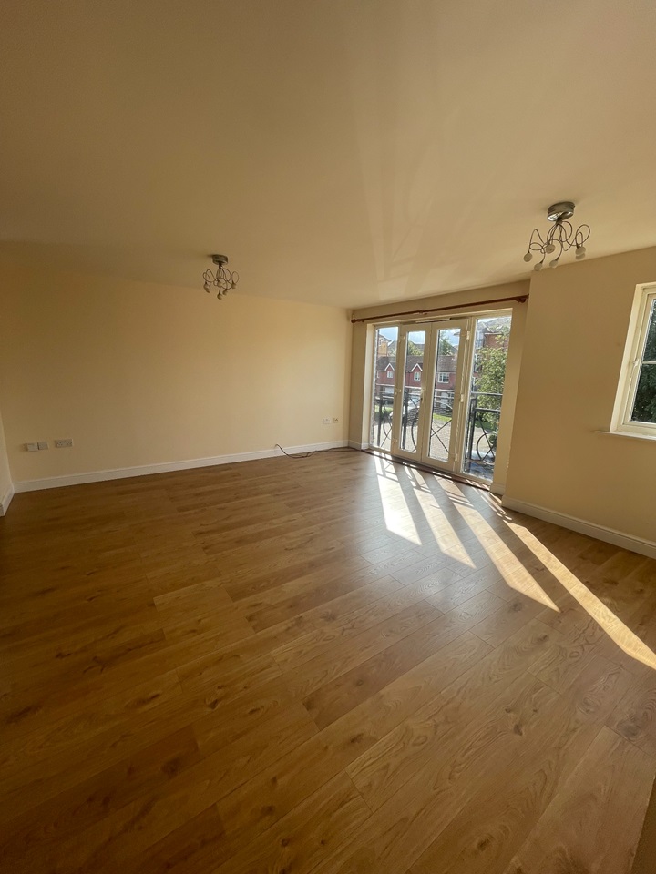 Broxbourne 2 Bed Flat, Yukon Road, EN10 To Rent Now for £1,300.00 p/m