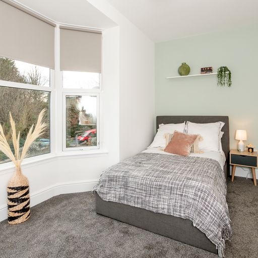 Macclesfield Room in a Shared House, Buxton Road, SK10 To Rent Now