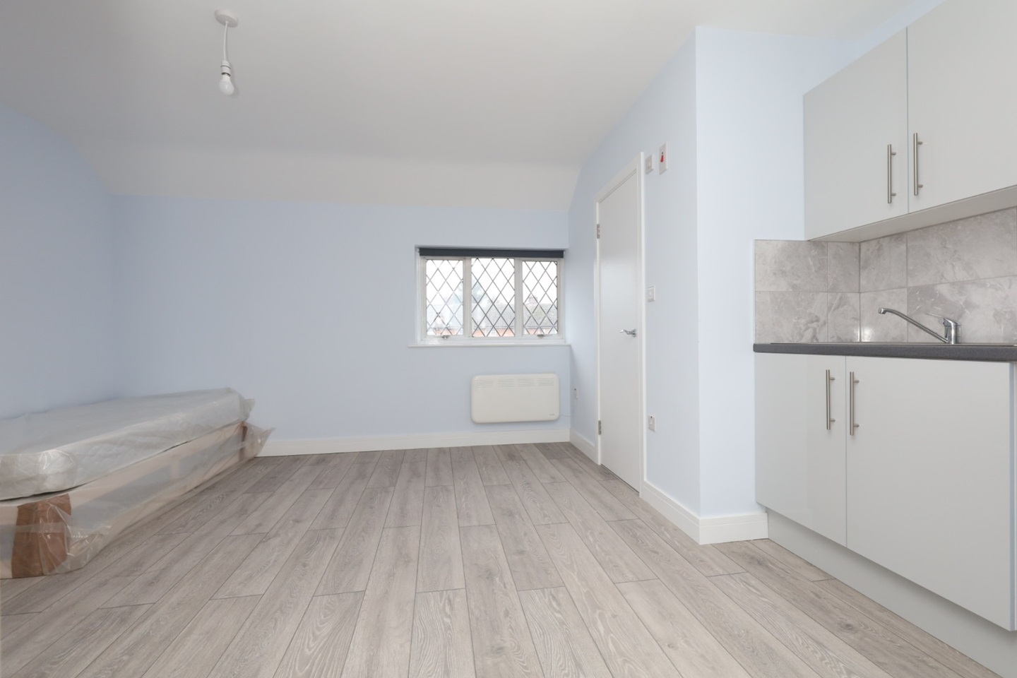 West Drayton Studio Flat, Beech Close, UB7 To Rent Now for £925.00 p/m