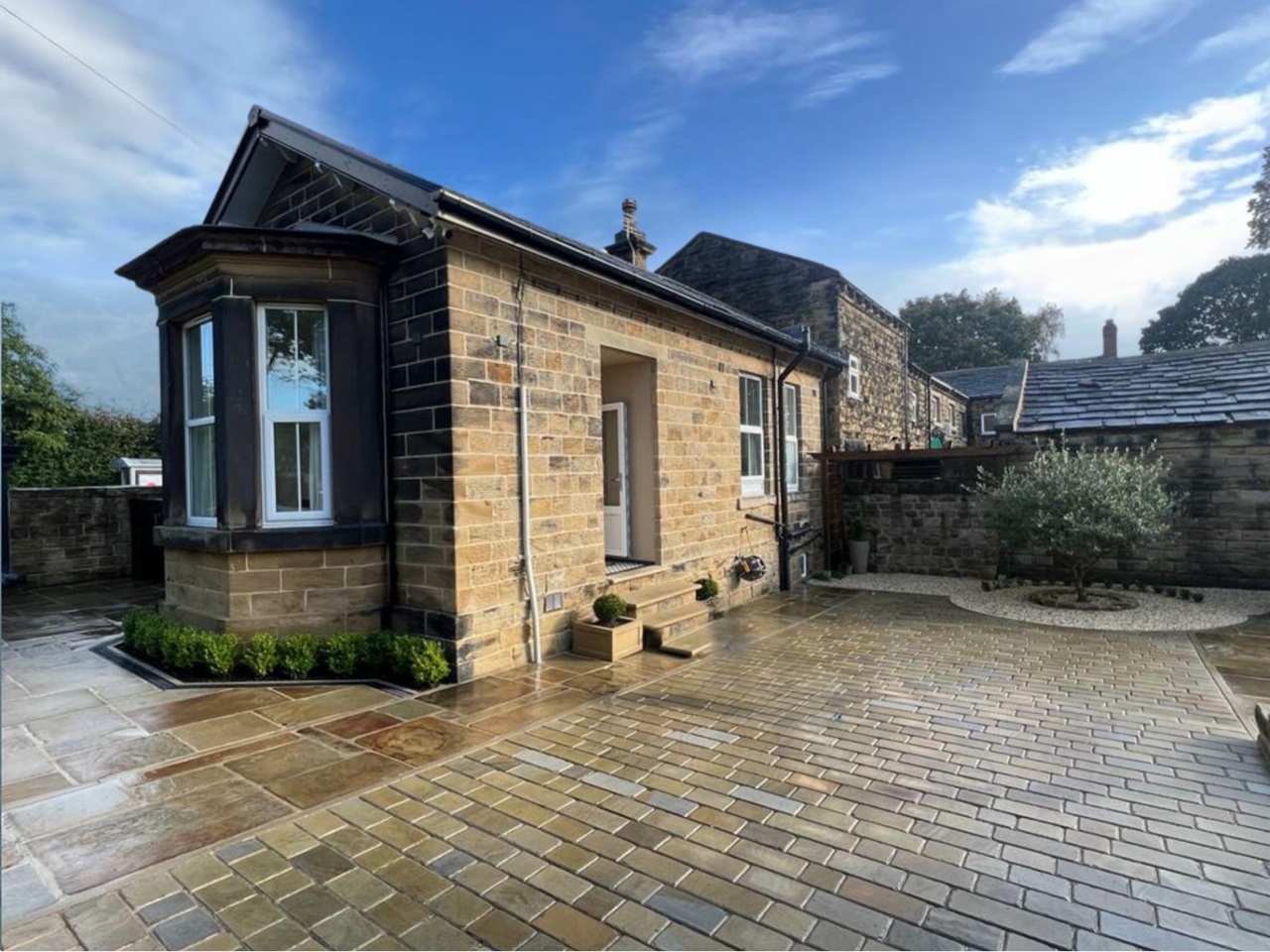 Batley 2 Bed SemiDetached House, Soothill Lane, WF17 To Rent Now