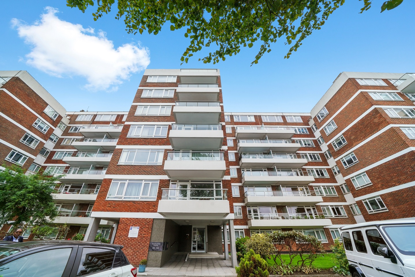 London 2 Bed Flat, Mayflower Lodge, N3 To Rent Now for £2,200.00 p/m