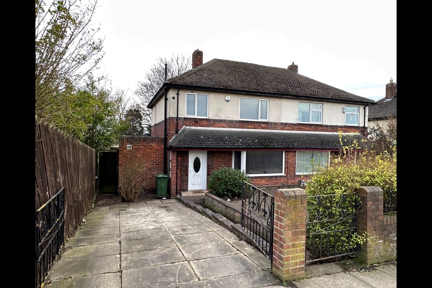 StocktonOnTees 3 Bed SemiDetached House, Darlington Lane, TS19