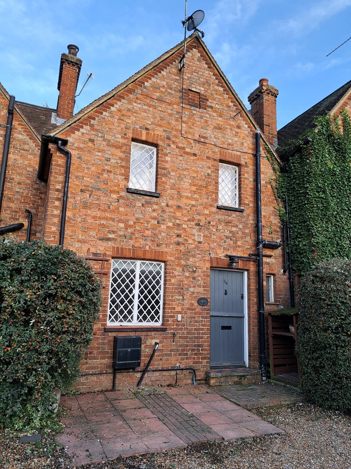 Ampthill, Bedford 2 Bed Terraced House, Bedford Street, MK45 To