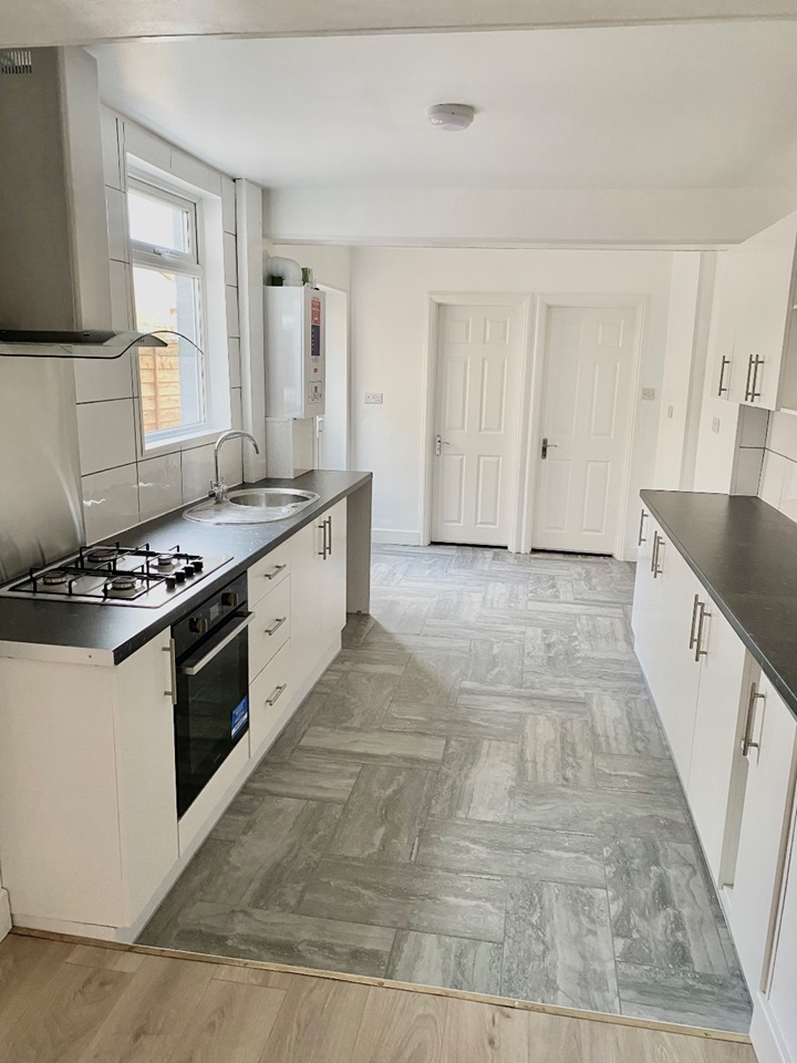 Hounslow 4 Bed Terraced House, Vicarage Farm Road, TW3 To Rent Now