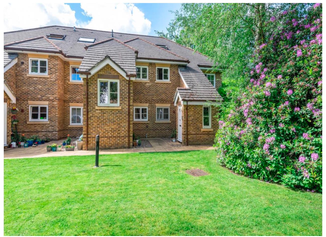 Camberley 2 Bed Flat, Tides End Court, GU15 To Rent Now for £1,500.