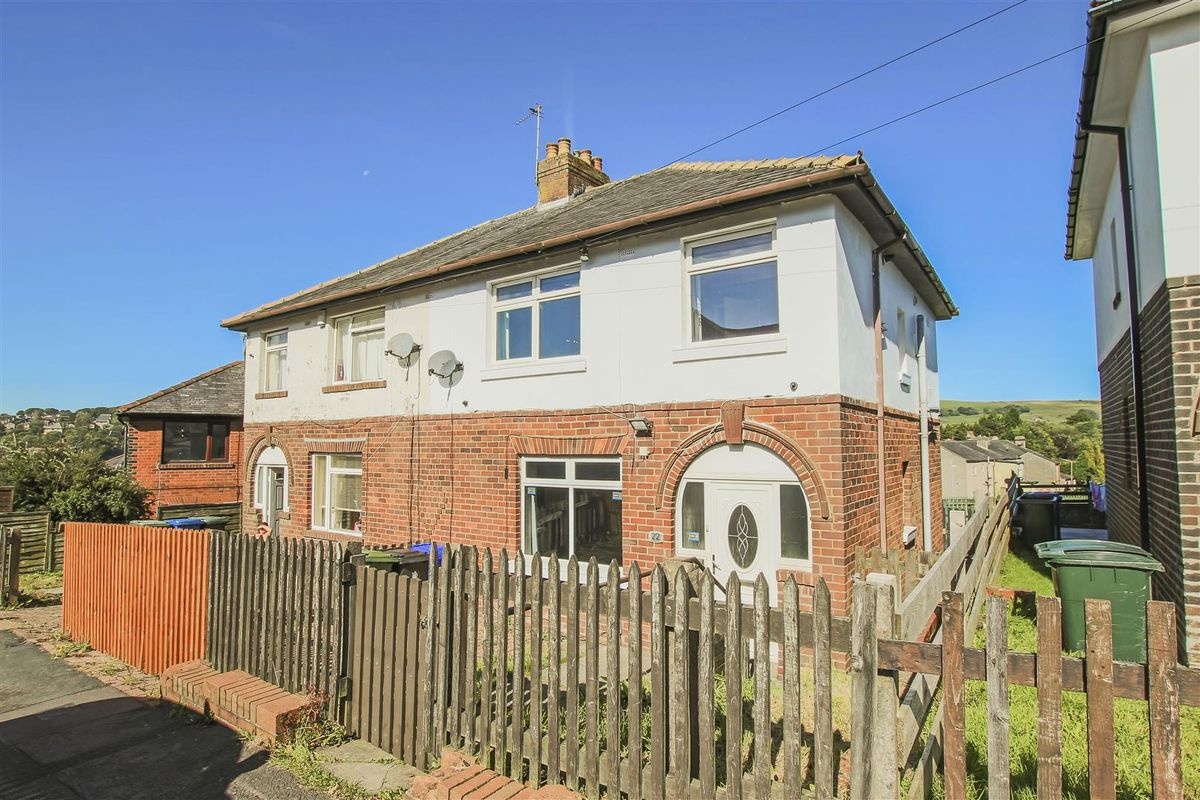 Bacup 4 Bed SemiDetached House, Thorn Bank, OL13 To Rent Now for £