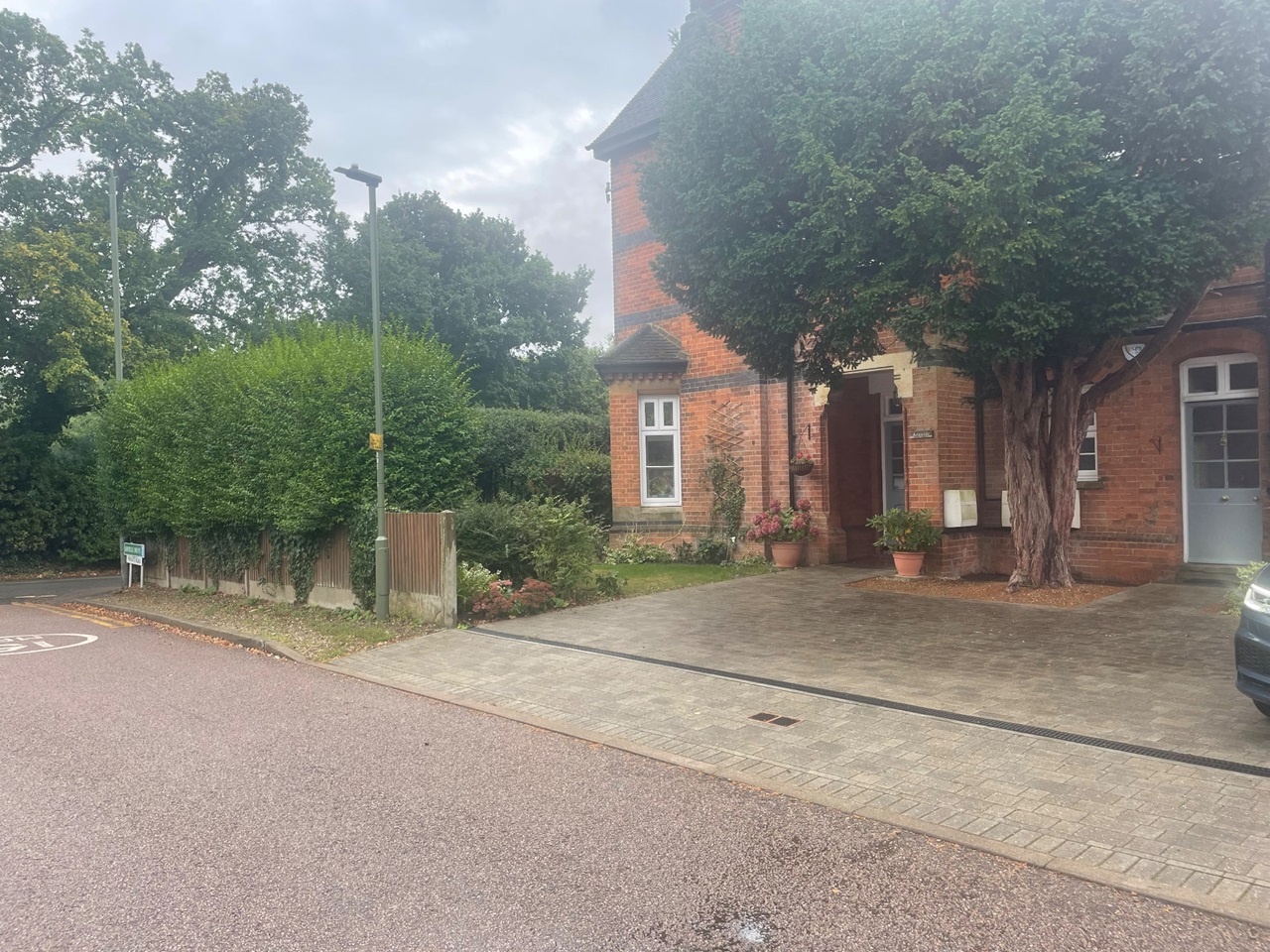 Chislehurst 2 Bed Flat, Willow Grove, BR7 To Rent Now for £1,650.00 p/m