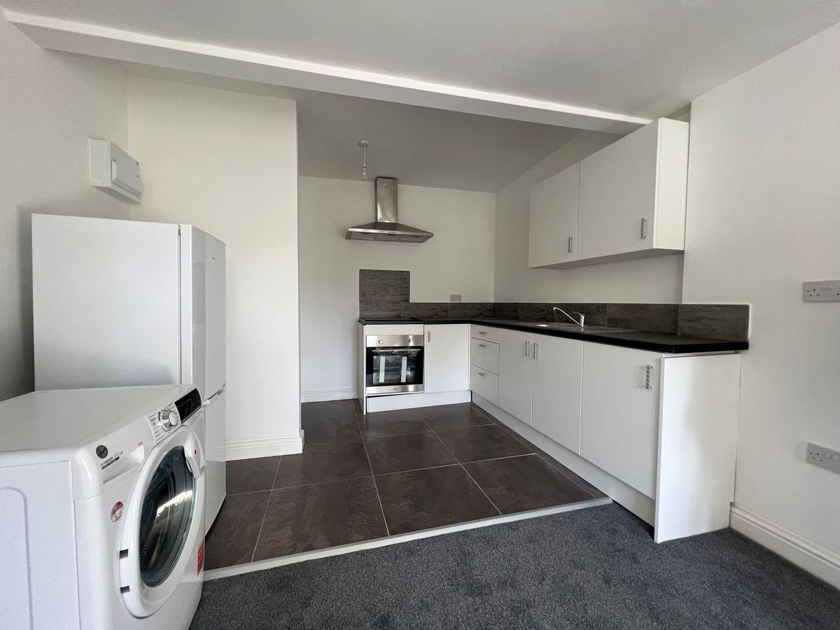 London Studio Flat, Oakfield Road, N4 To Rent Now for £1,425.00 p/m