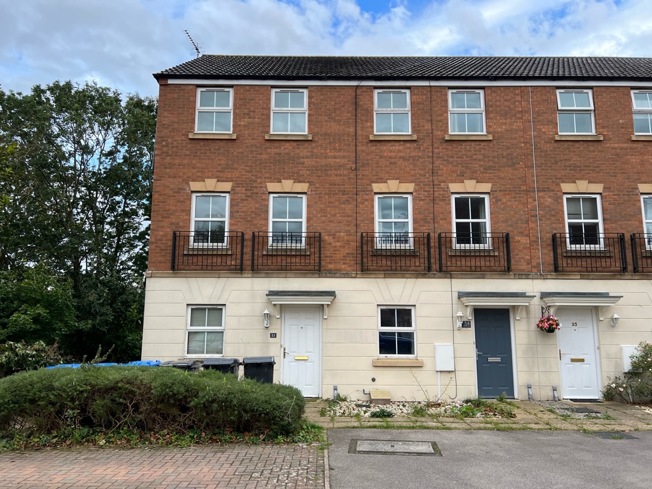 Market Harborough 3 Bed Terraced House, Fount Court, LE16 To Rent