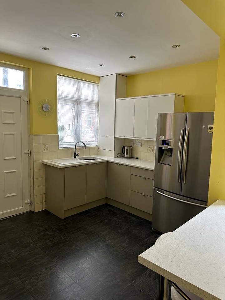 Southport 2 Bed Flat, Lord Street, PR9 To Rent Now for £825.00 p/m