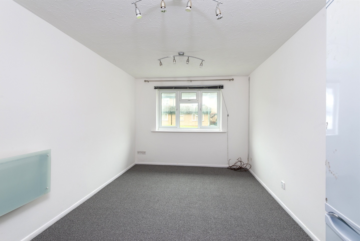 Erith 1 Bed Flat, Colombus Square, DA8 To Rent Now for £1,200.00 p/m