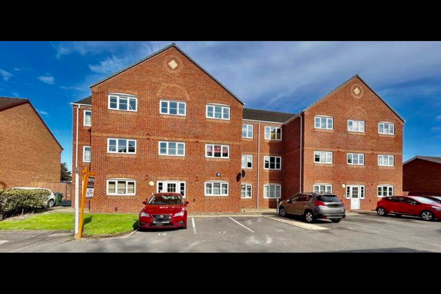 Wednesbury 2 Bed Flat, Blenheim Drive, WS10 To Rent Now for £800.00 p/m