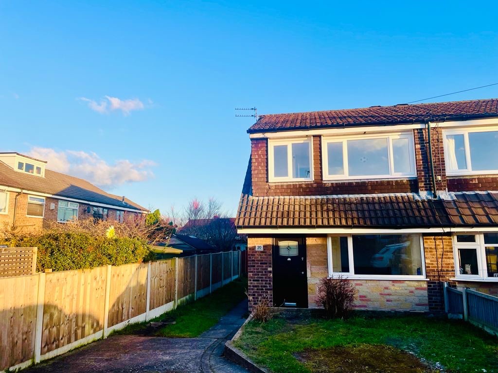 Altrincham 3 Bed SemiDetached House, Daresbury Avenue, WA15 To