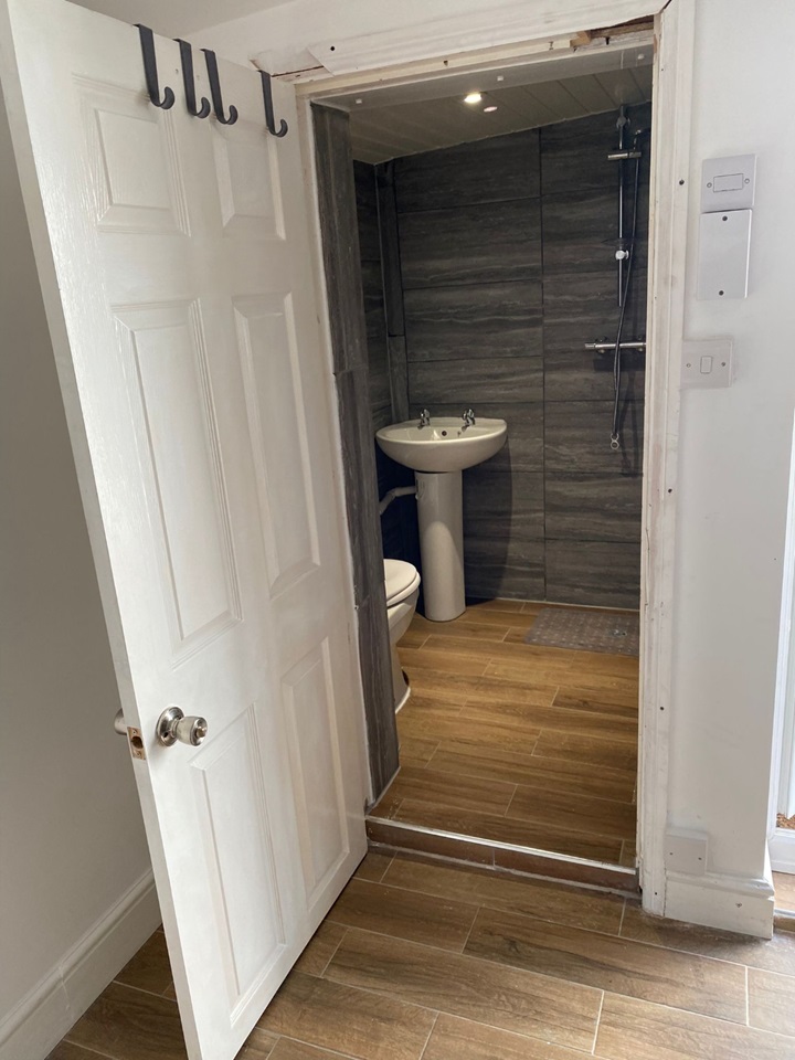 Northfleet, Gravesend Studio Flat, London Road, DA11 To Rent Now for £1,100.00 p/m