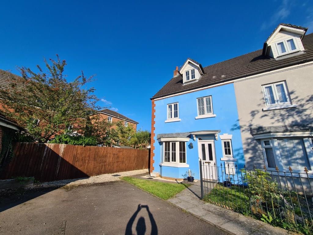 Pencoed, Bridgend 4 Bed Terraced House, Heol Yr Eithin, CF35 To Rent Now for £1,100.00 p/m