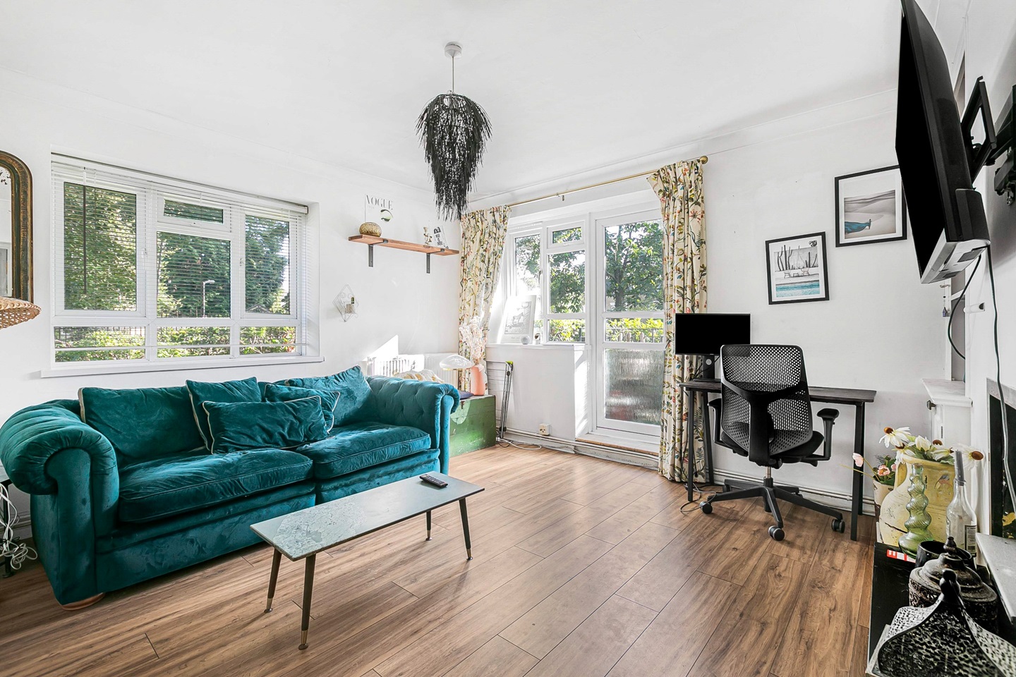 London 2 Bed Flat, Esher Gardens, SW19 To Rent Now for £1,850.00 p/m