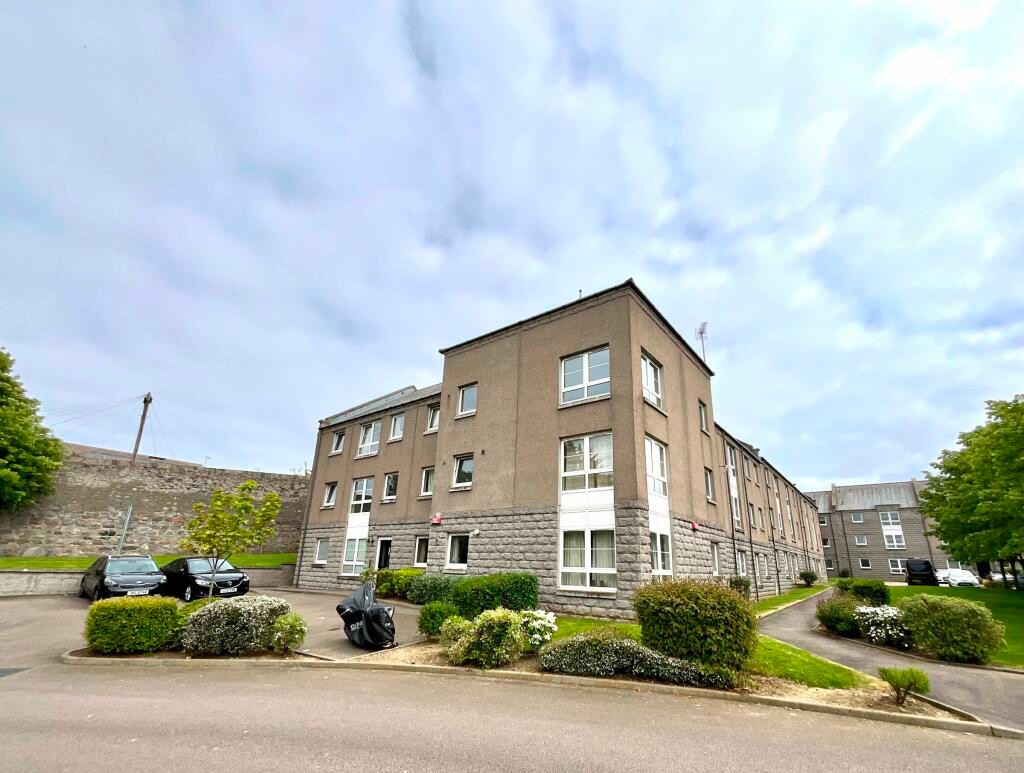 Aberdeen 3 Bed Flat, Mary Elmslie Court, AB24 To Rent Now for £