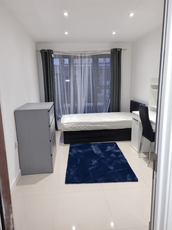 London 2 Bed Flat, Cosmos Apartments, E14 To Rent Now for £2,400.00 p/m