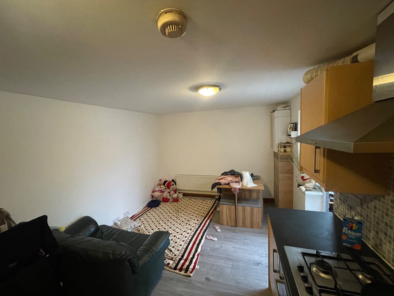 High 1 Bed Flat, High HP11 To Rent Now for £850.00 p/m