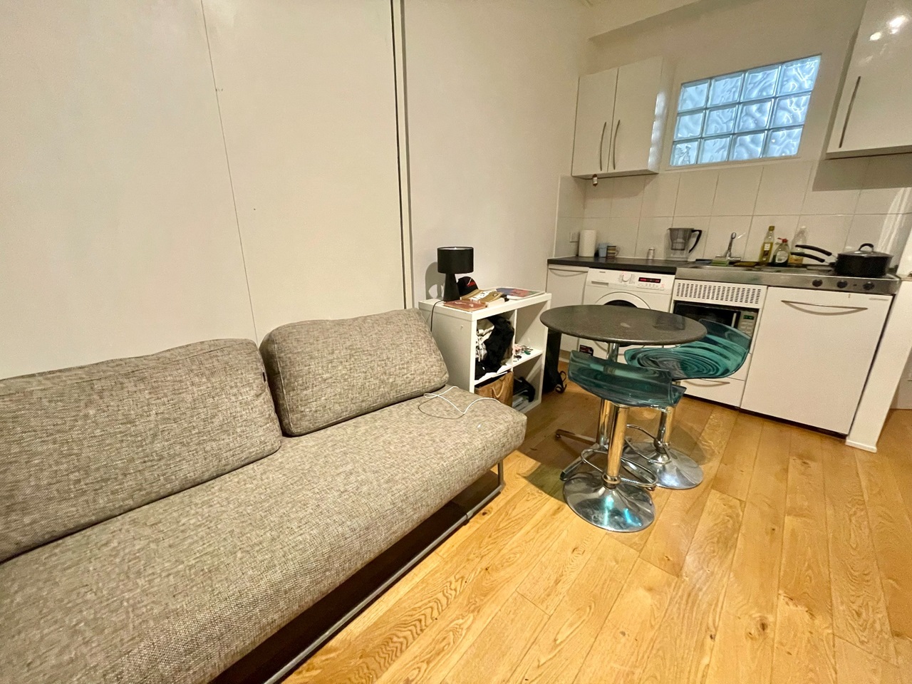 London Studio Flat, Aylesford Street, SW1V To Rent Now for £1,500.00 p/m