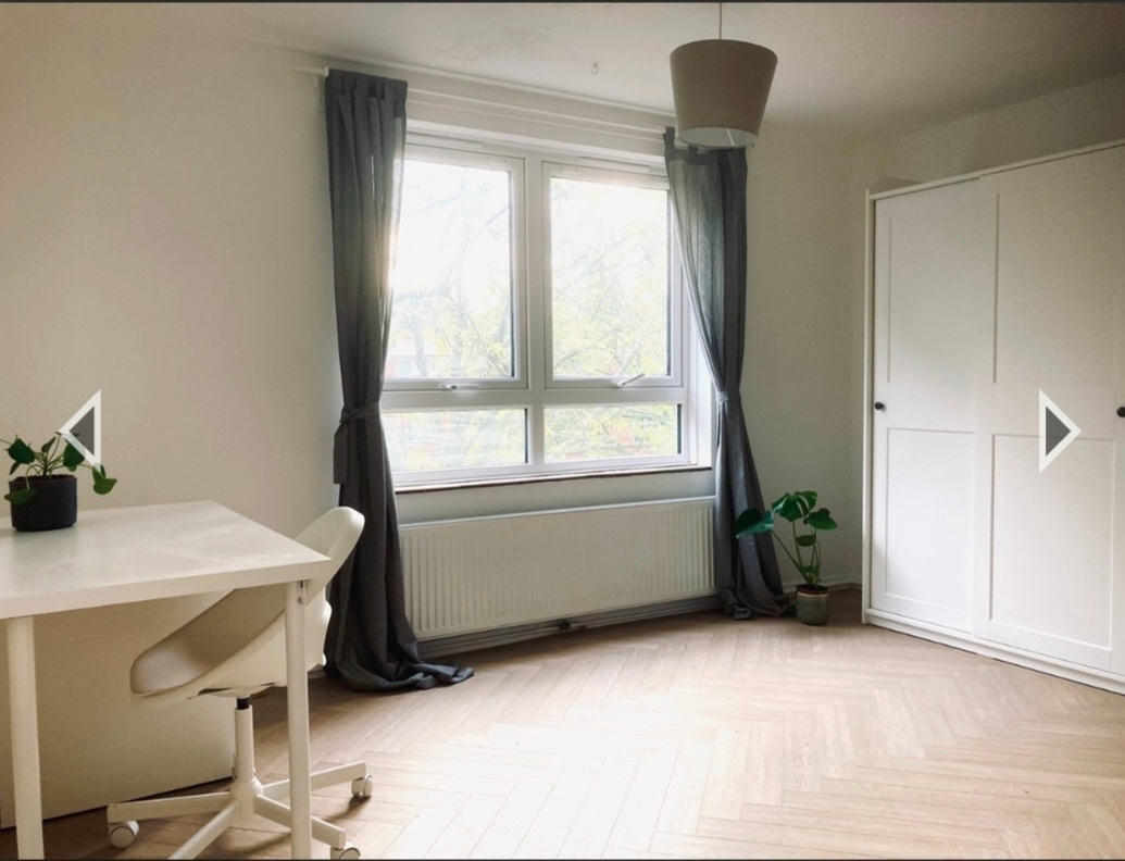 London Room in a Shared Flat, Hooks Close, SE15 To Rent Now for £
