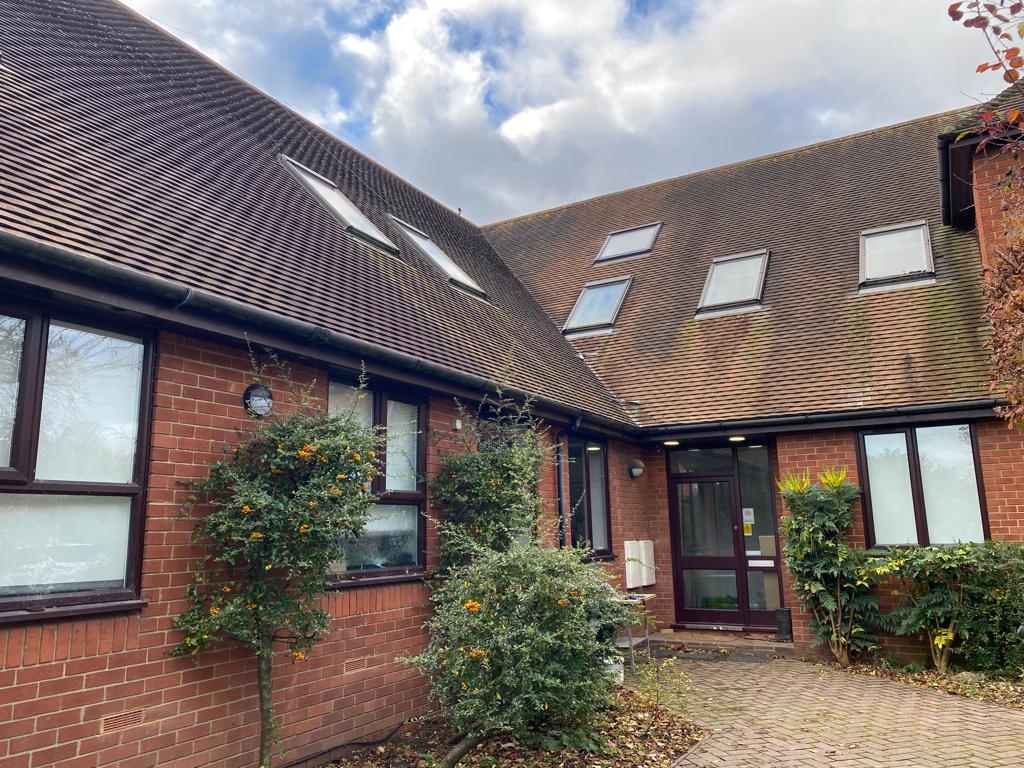 Caversham 1 Bed Flat, Southview Avenue, RG4 To Rent Now for £1,300.