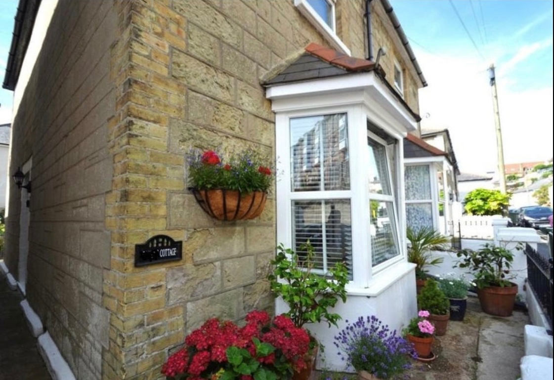 Ventnor Room in a Shared House, Ventnor, PO38 To Rent Now for £800.