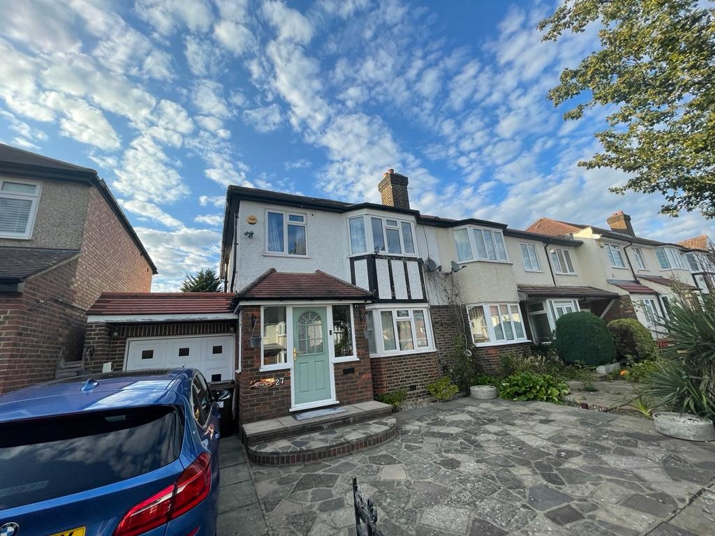 Isleworth 4 Bed SemiDetached House, Burlington Road, TW7 To Rent