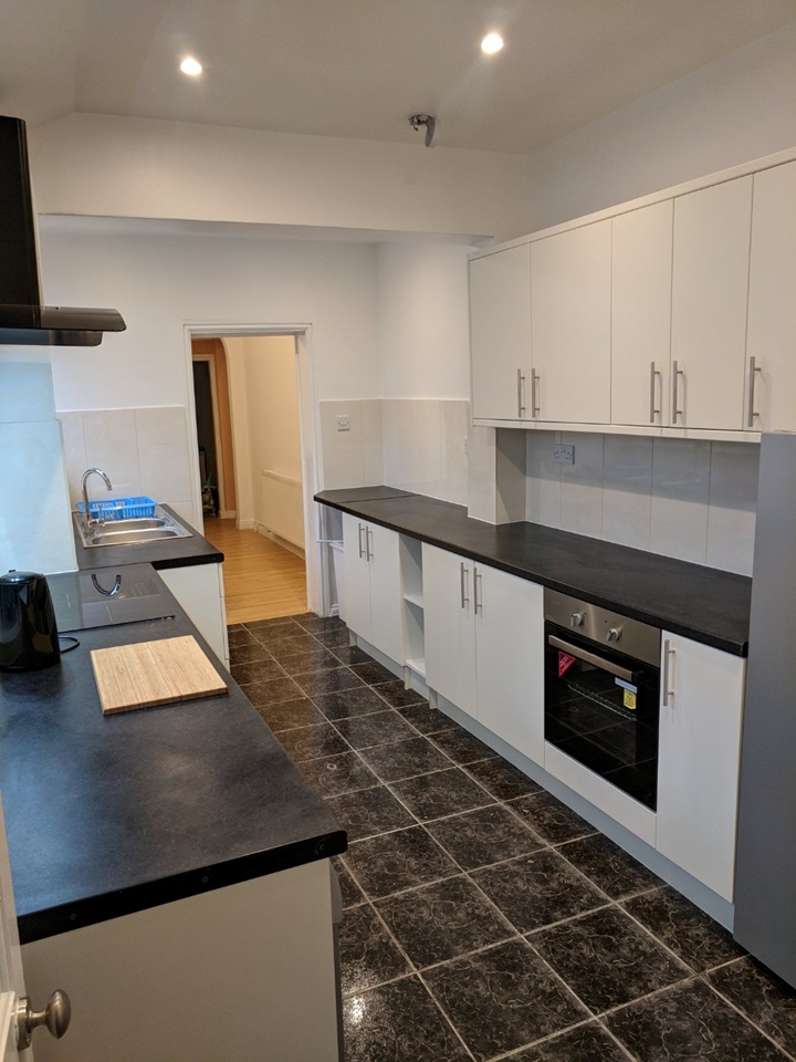 Walsall 4 Bed SemiDetached House, Bentley Lane, WS2 To Rent Now for £1,100.00 p/m