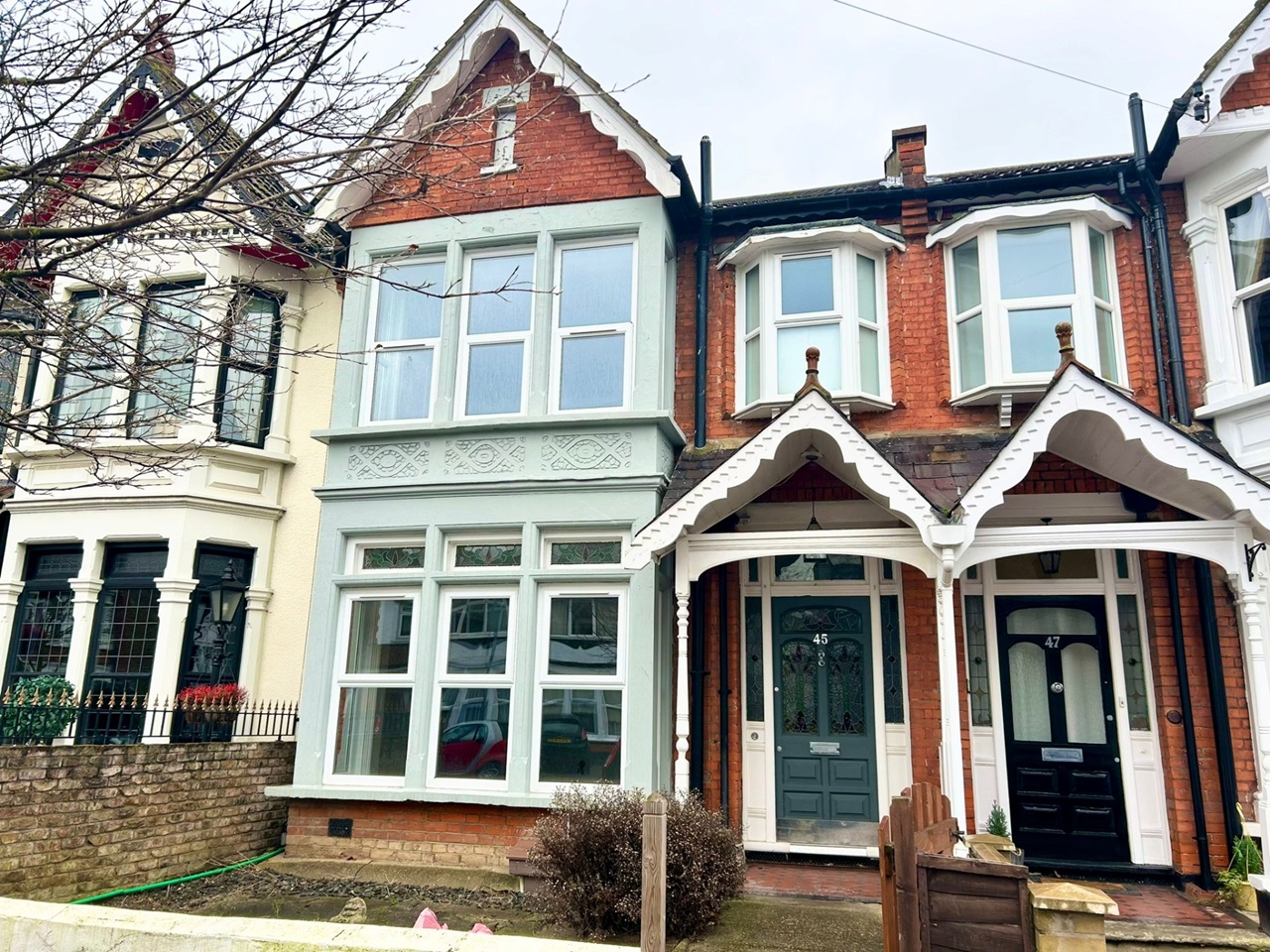 SouthendOnSea 4 Bed SemiDetached House, Road, SS2 To