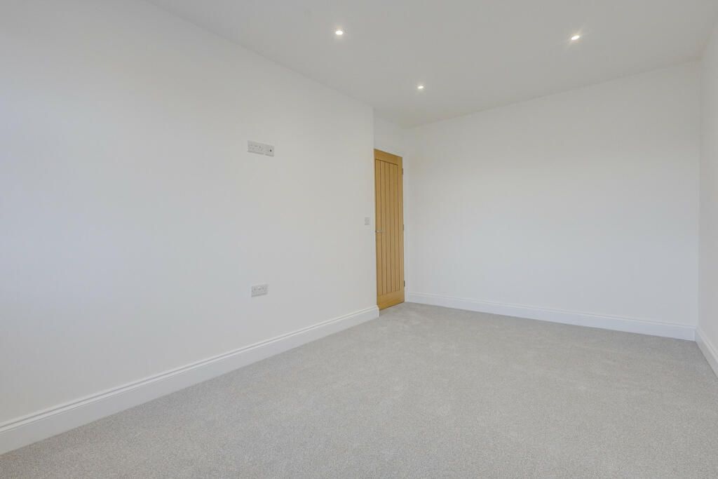 Canvey Island Room in a Shared House, Winterswyk Avenue, SS8 To