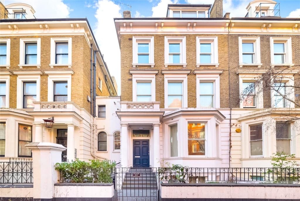 London 2 Bed Flat, Earls Court Roac, SW5 To Rent Now for £3,100.00 p/m