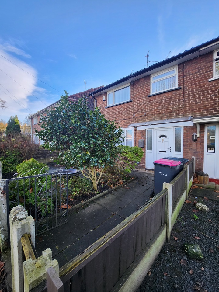 Worsley, Manchester 3 Bed SemiDetached House, Simpson Road, M28 To
