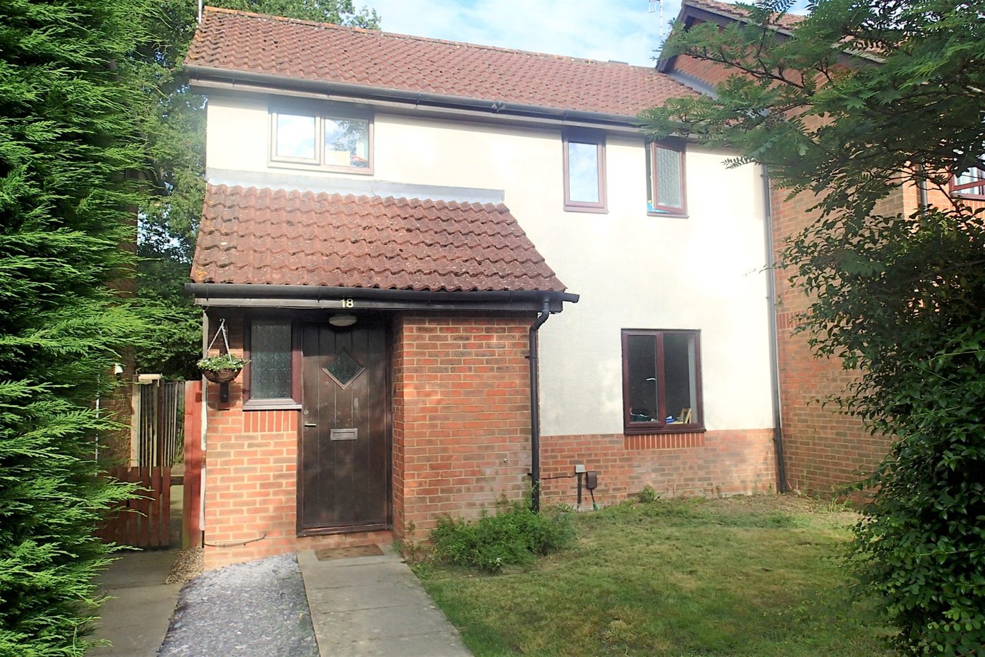 Horley 3 Bed End Terrace, Clarence Court, RH6 To Rent Now for £