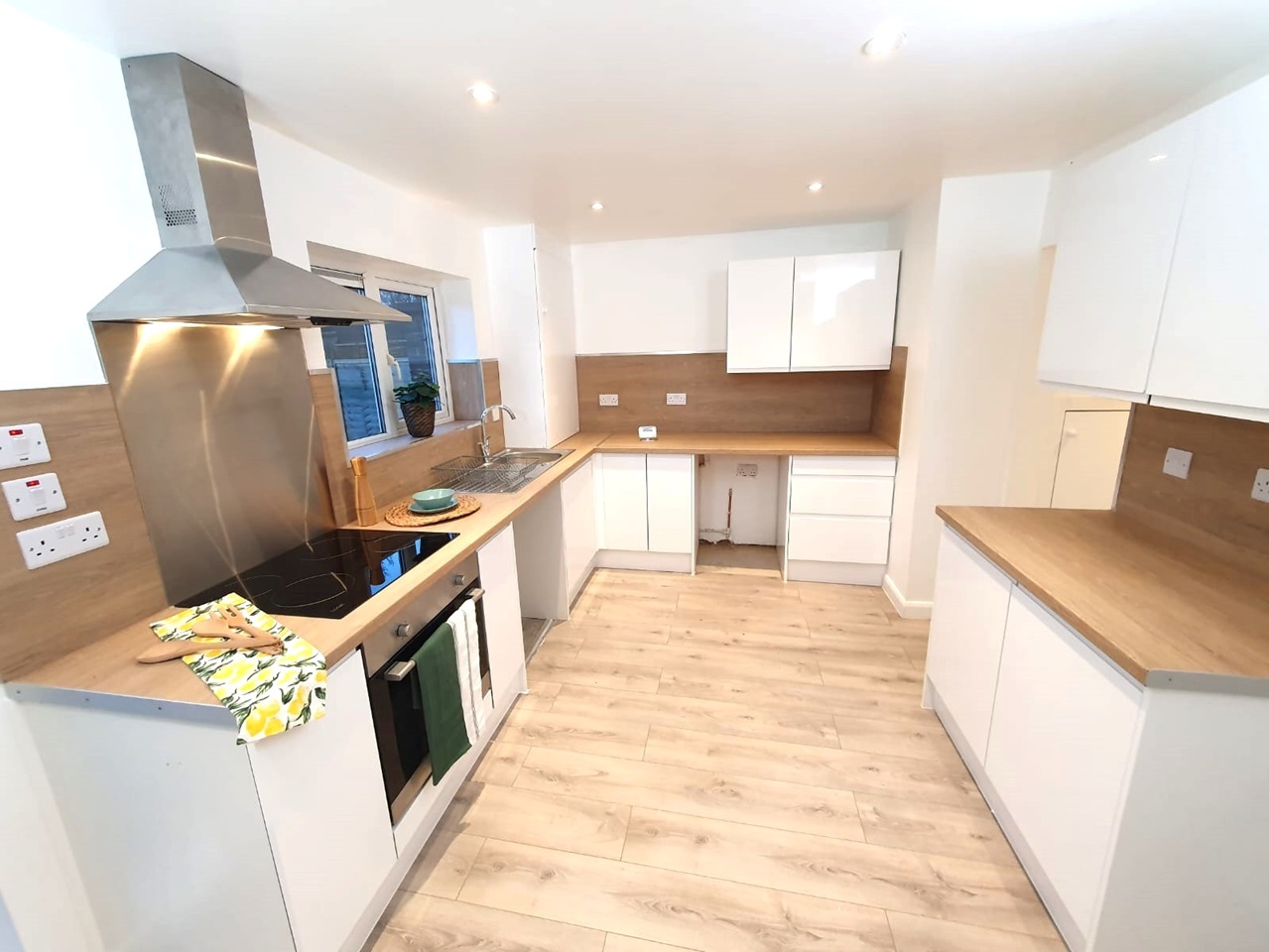 Darfield, Barnsley 3 Bed SemiDetached House, Attlee Crescent, S73