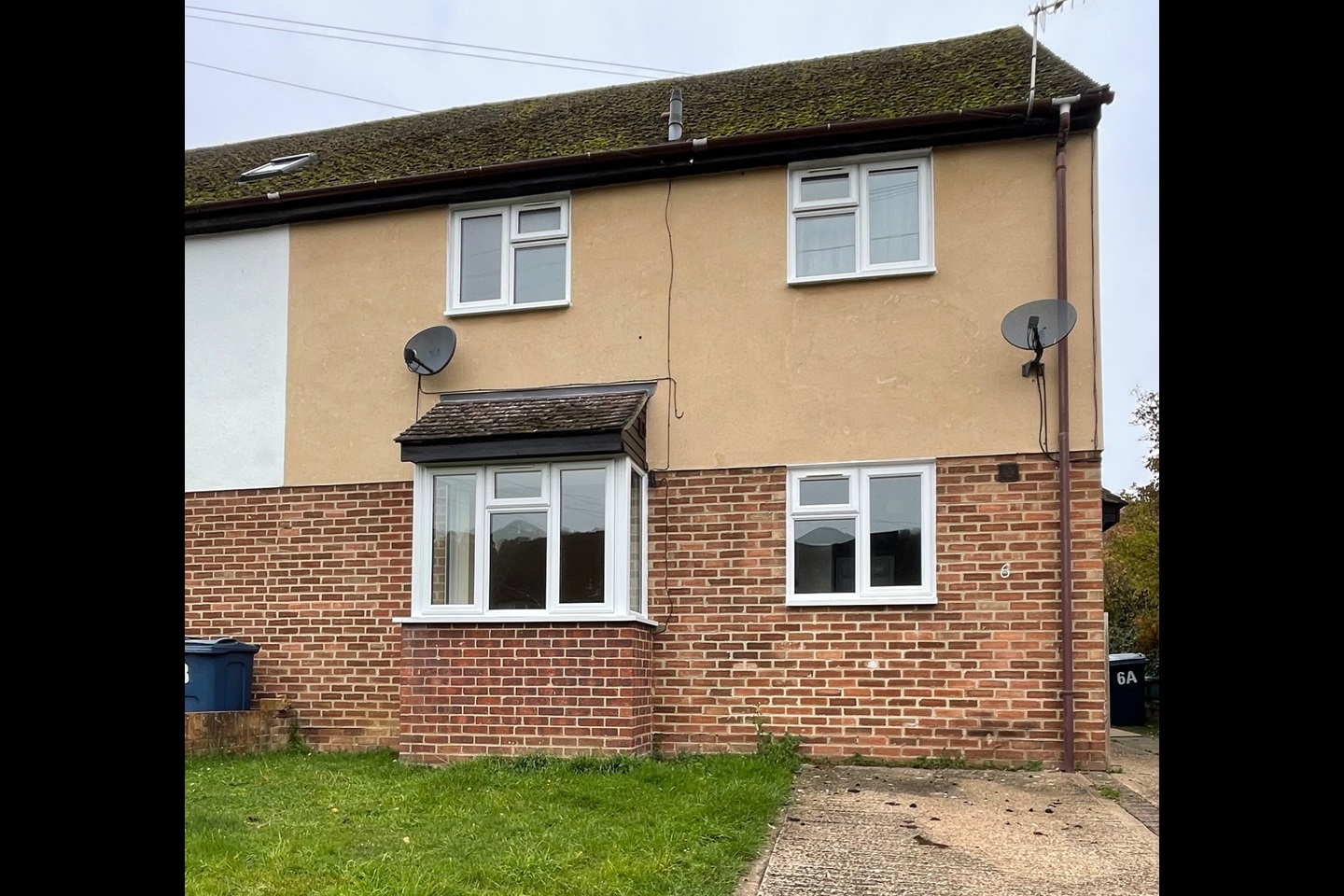 High 1 Bed Terraced House, Buckingham Close, HP13 To Rent