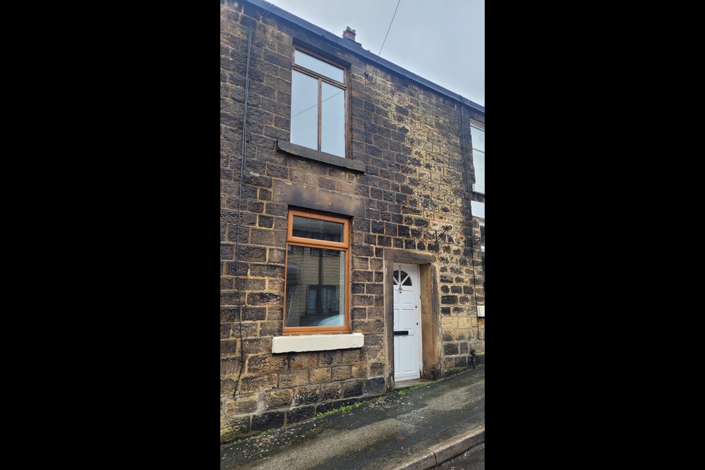 Hadfield, Glossop 2 Bed Terraced House, Salisbury Street, SK13 To
