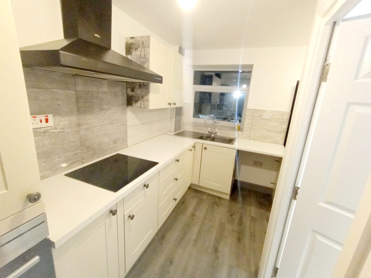 Knottingley 2 Bed Terraced House, Pontefract Road, WF11 To Rent Now