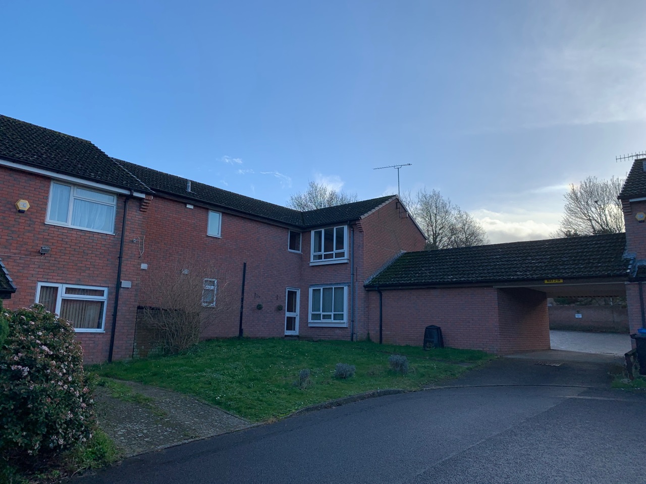 Poole Studio Flat, Canford Heath, BH17 To Rent Now for £625.00 p/m