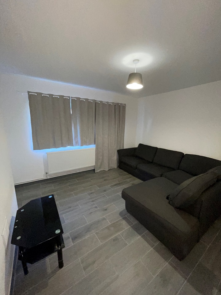 London Room in a Shared Flat, Royston House, SE15 To Rent Now for £