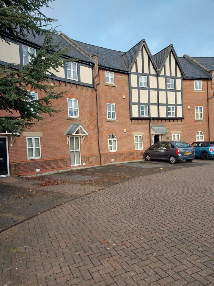Widnes 2 Bed Flat, Stockswell Farm Court, WA8 To Rent Now for £695.