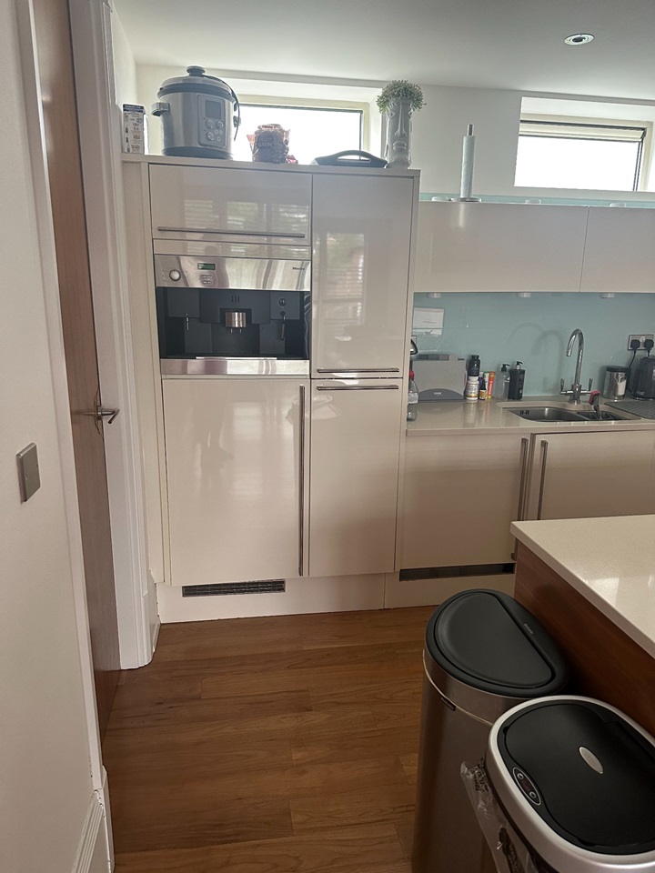 Buckhurst Hill Room in a Shared Flat, The Atrium, IG9 To Rent Now