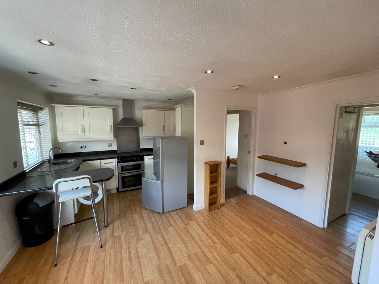 Egham Studio Flat, Hythe Park Road, TW20 To Rent Now for £1,150.00 p/m