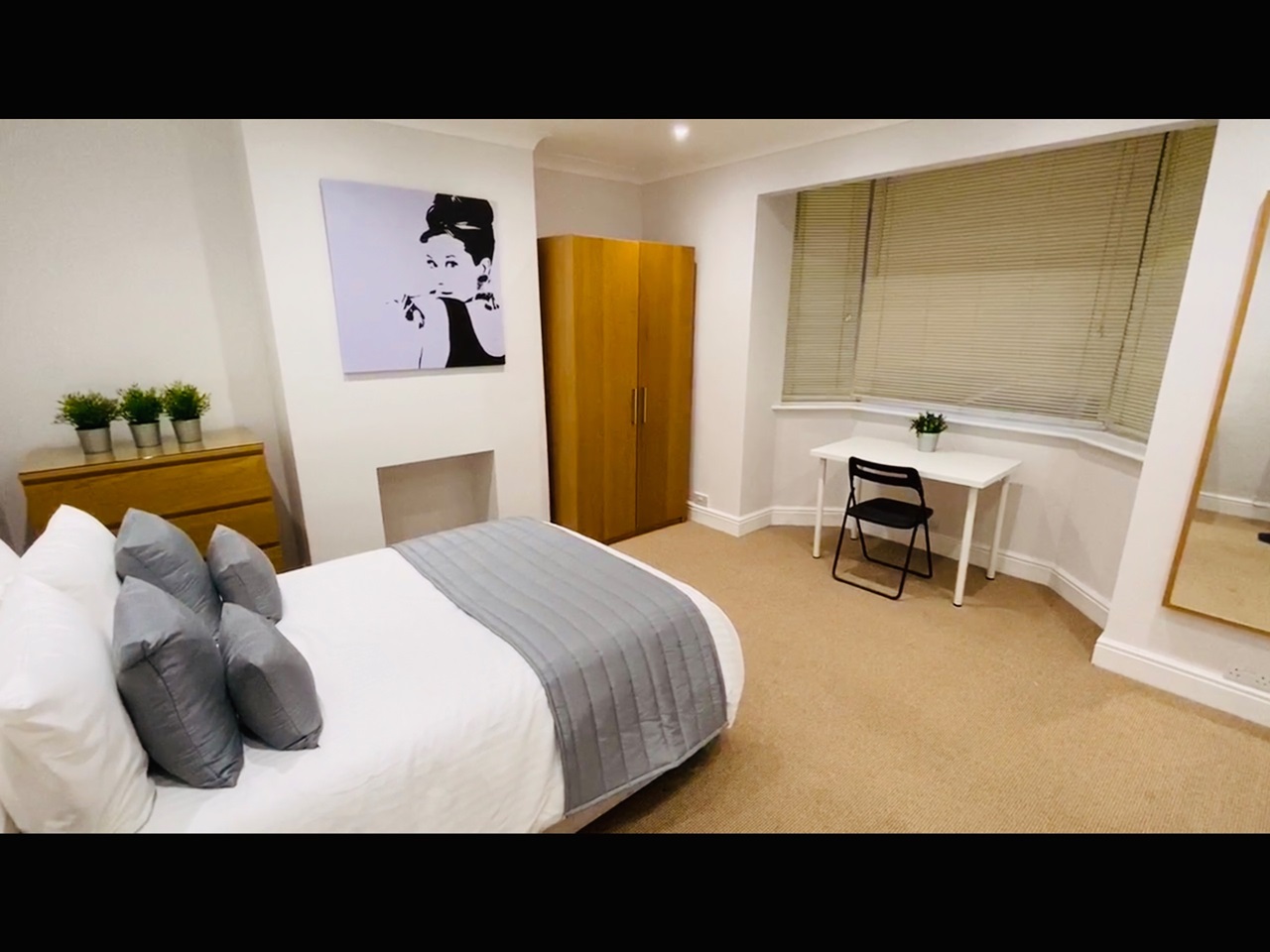 Eastleigh Room in a Shared House, Leigh Road, SO50 To Rent Now for £750.00 p/m