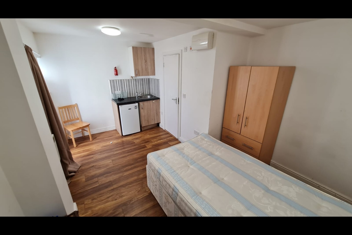 South Croydon Studio Flat, Selsdon Croydon, CR2 To Rent Now for £875.00 p/m
