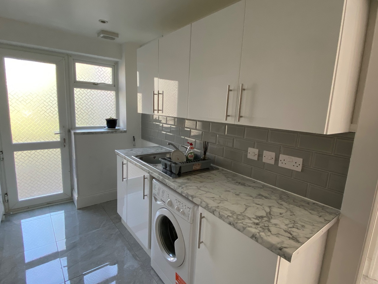 Edgware Room in a Shared Flat, Blundell Road, HA8 To Rent Now for £